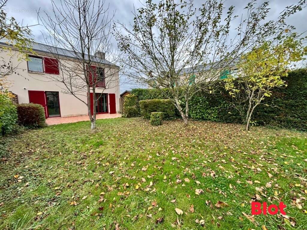 Maison à CHARTRES-DE-BRETAGNE