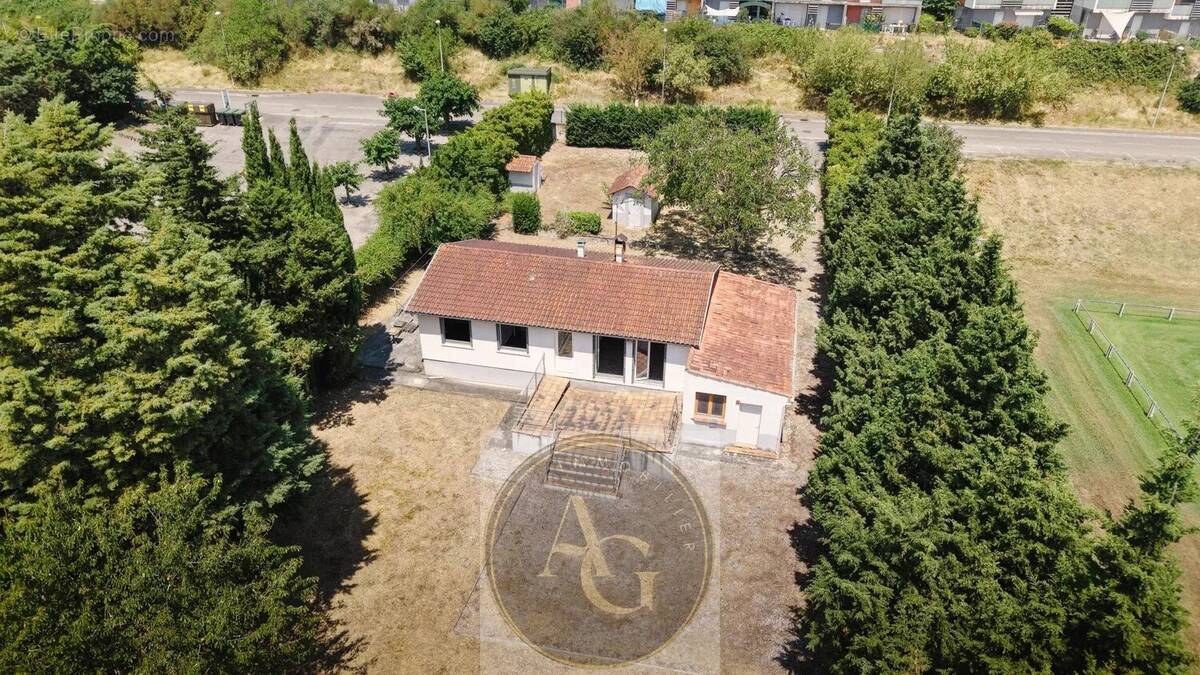 Maison T4 de 88m² sur 2 600m2 de terrain au centre de Castelnaudary - photo 5