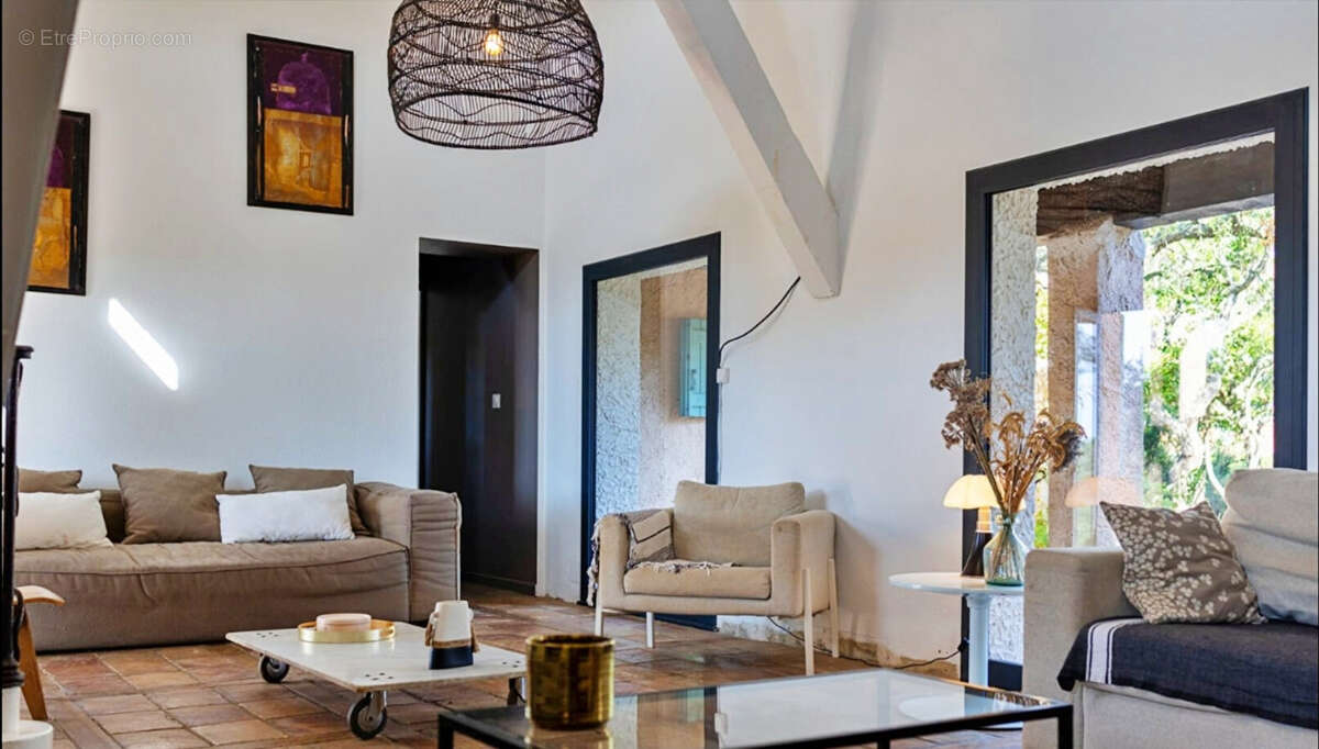 Maison à LA LONDE-LES-MAURES