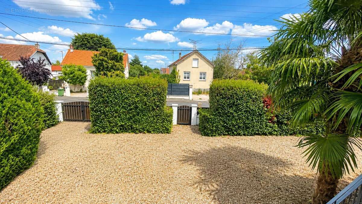 Saint Avertin - 5 pièces avec beau jardin - 112 m2 - photo 11