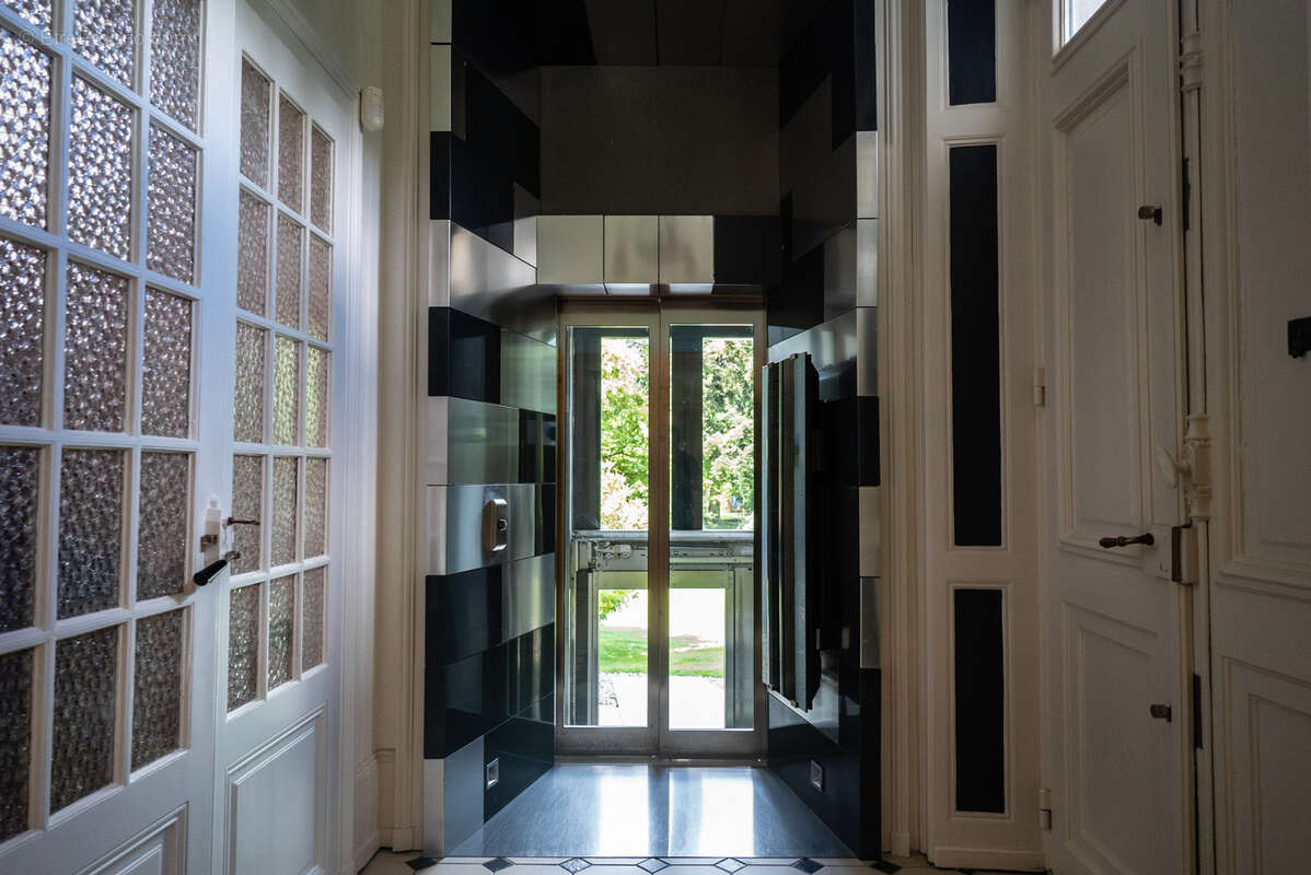 Maison à ROUGEMONT-LE-CHATEAU