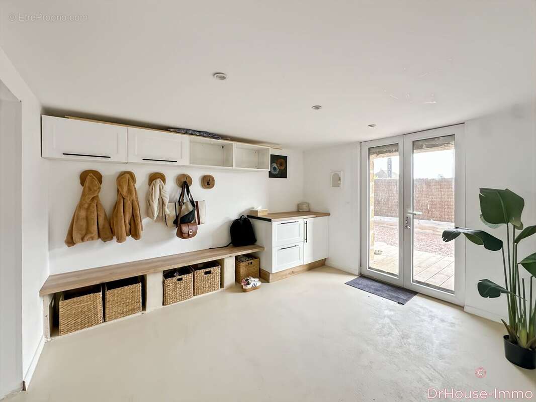 Maison à SAINT-COSME-EN-VAIRAIS