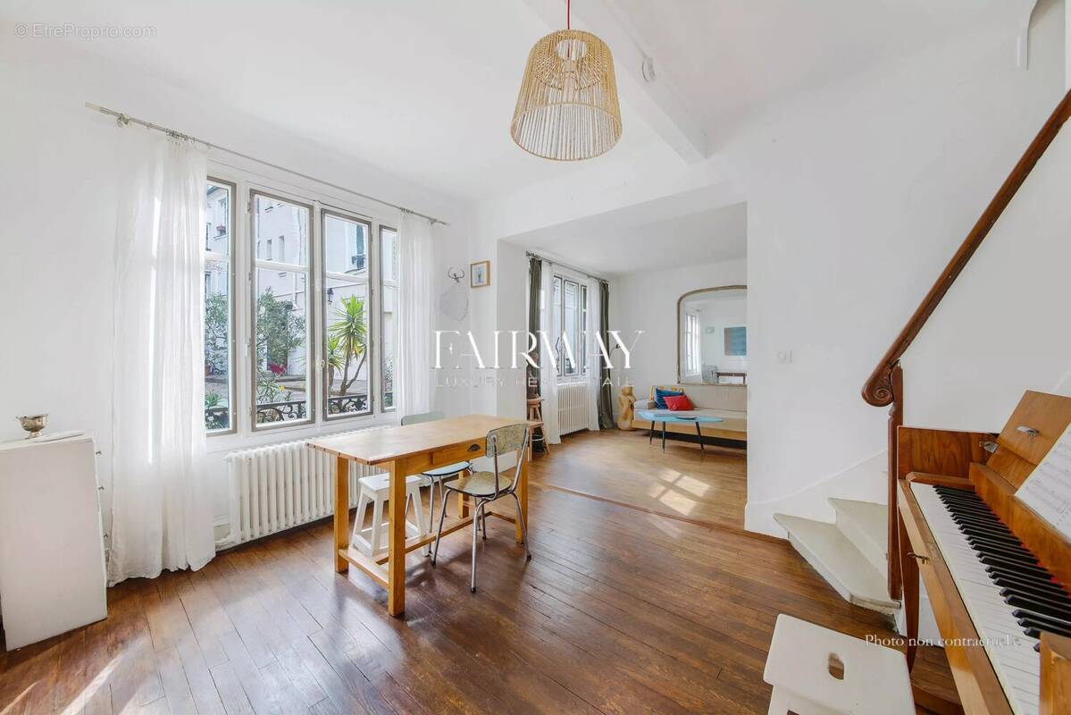 Appartement à PARIS-18E