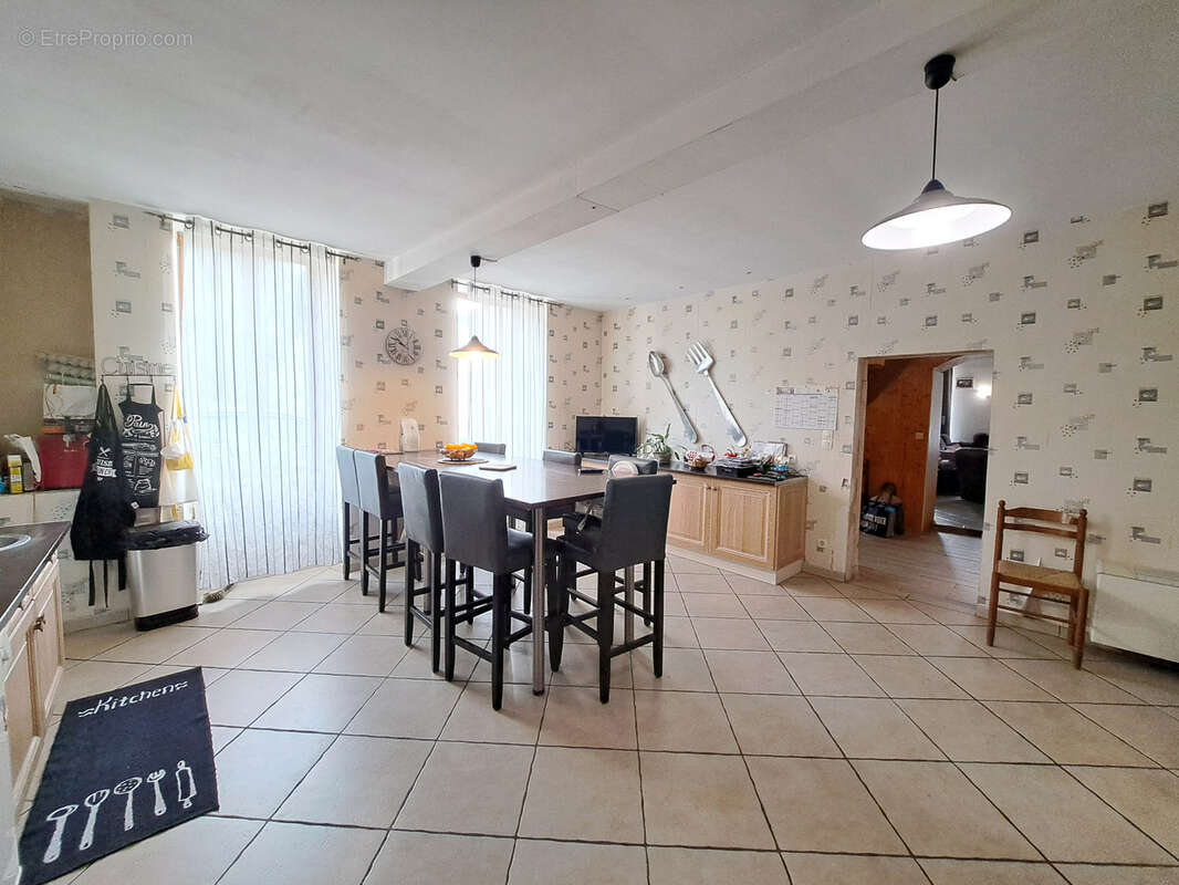 Maison à SAINT-SIGISMOND-DE-CLERMONT