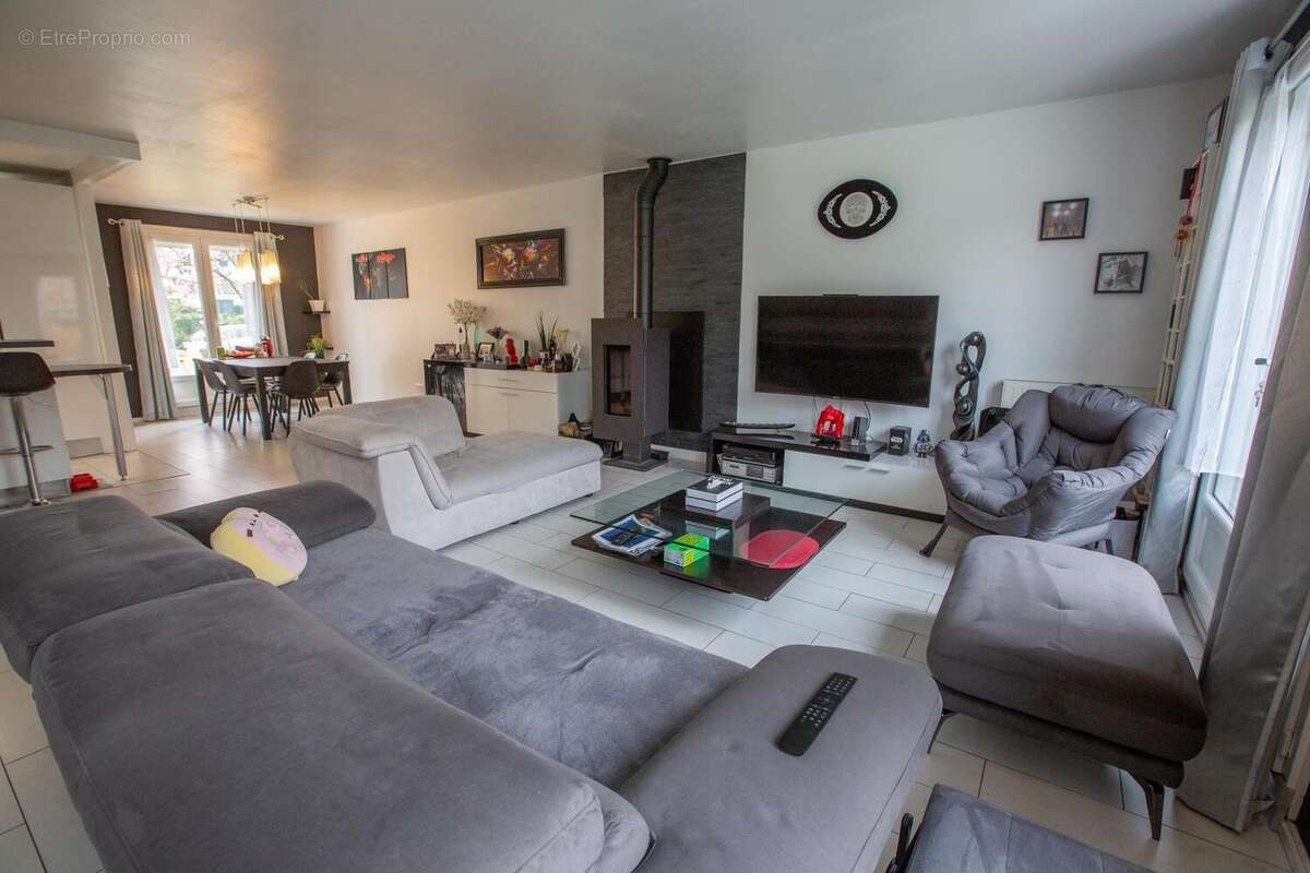 Photo 4 - Maison à LE MESNIL-SAINT-DENIS