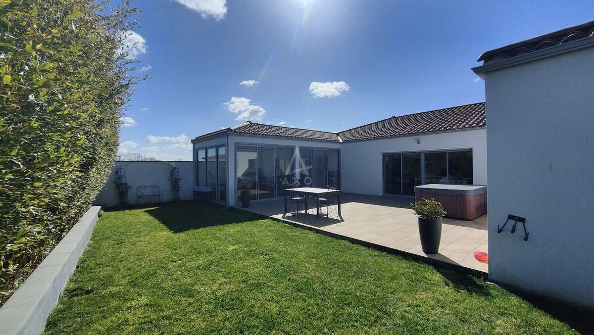 Maison à SAINT-VINCENT-SUR-JARD