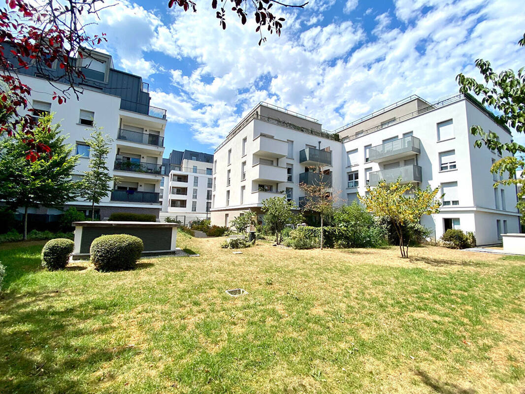 Appartement à SARTROUVILLE