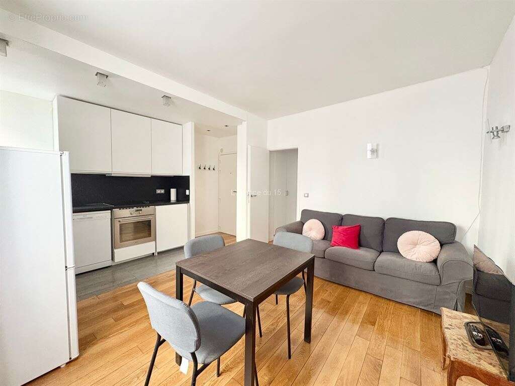 Appartement à PARIS-15E