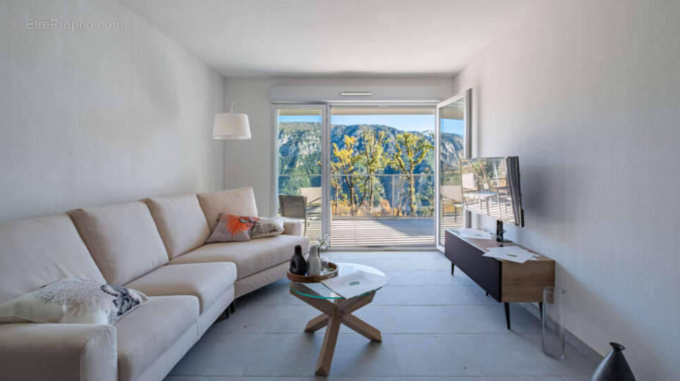 Appartement à GILETTE
