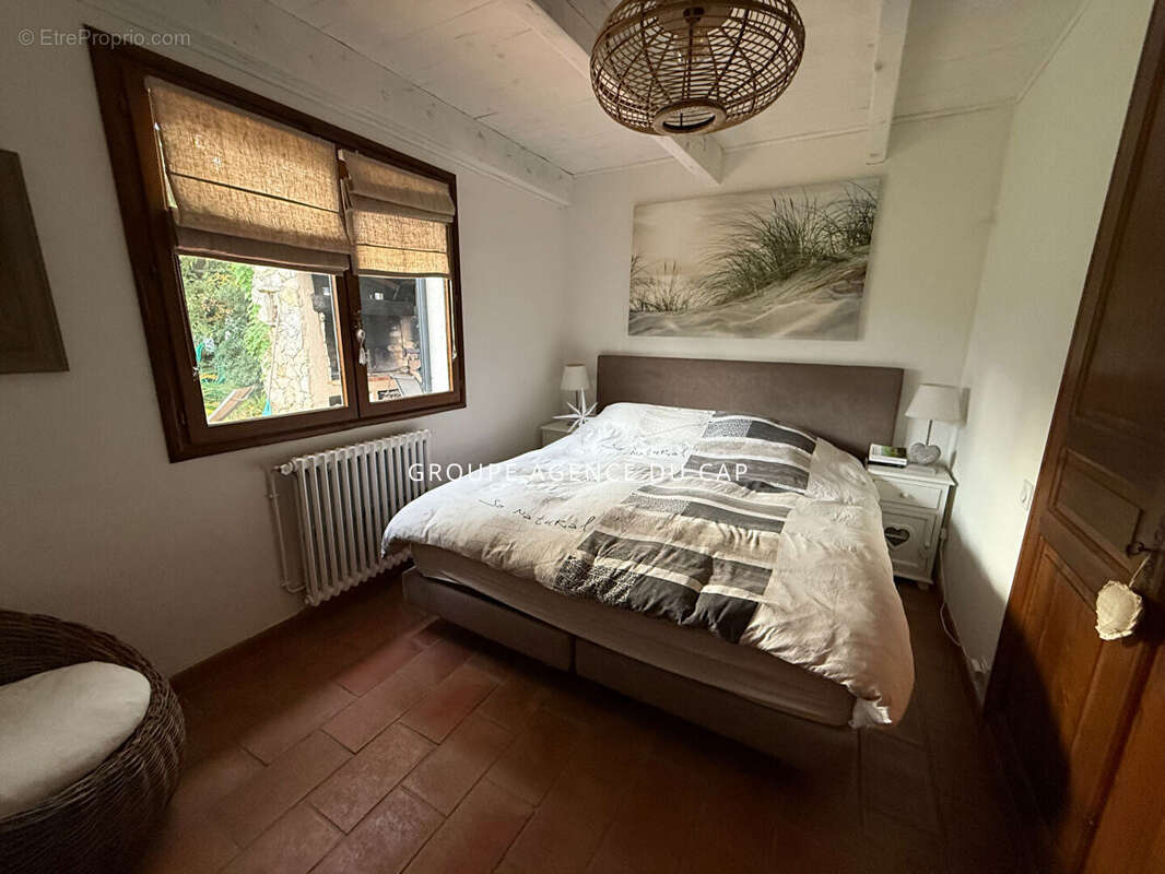 Maison à ROQUEBRUNE-SUR-ARGENS