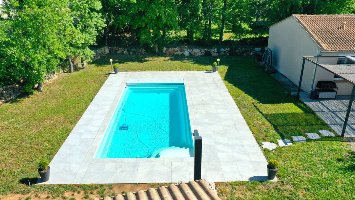 Maison Saint Cezaire Sur Siagne de 120 m² avec un terrain de 1606 m² avec piscine - photo 6