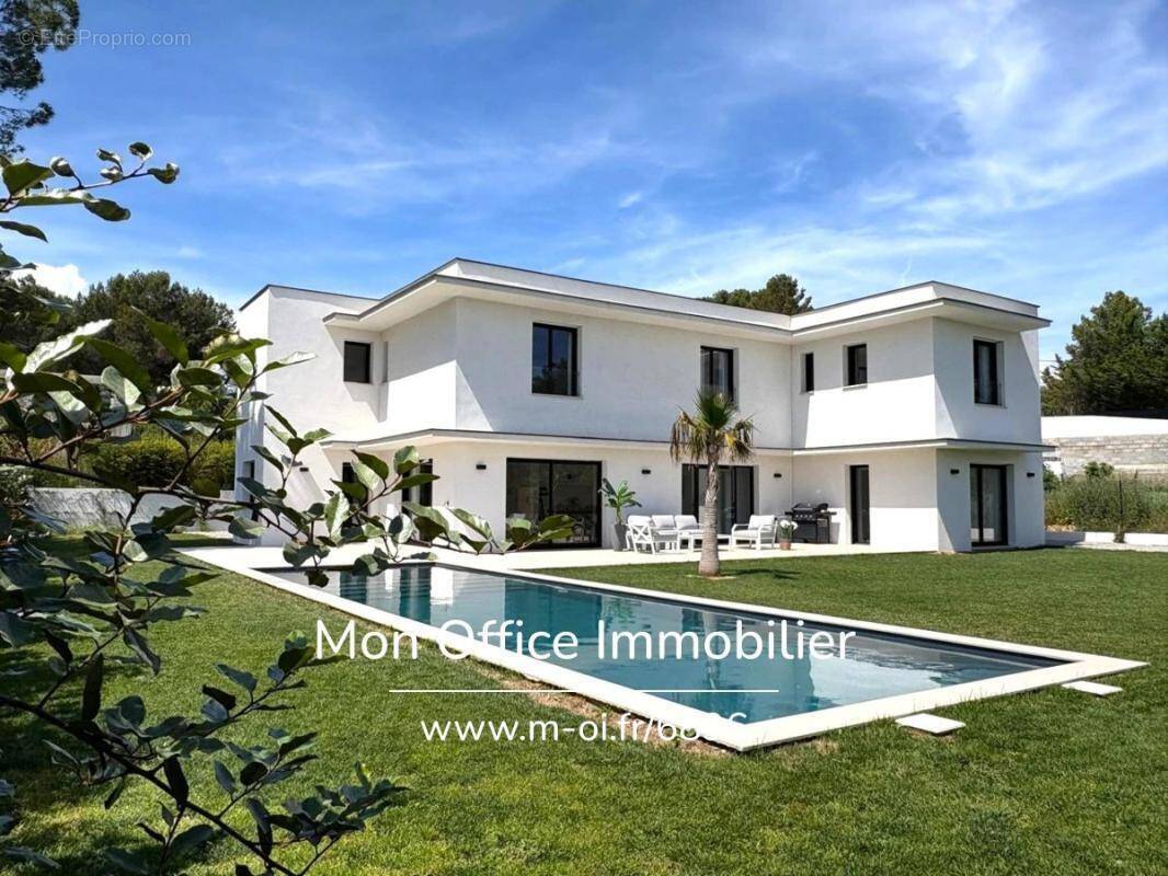 Maison à VENTABREN