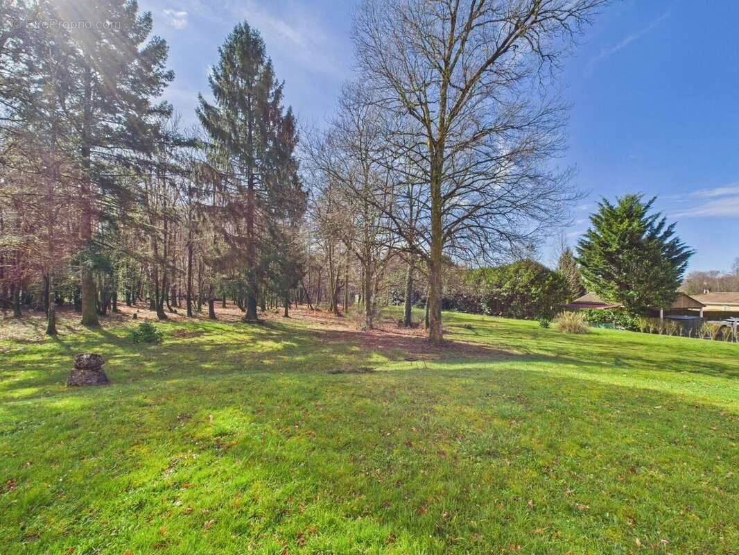 Maison à PIEGUT-PLUVIERS