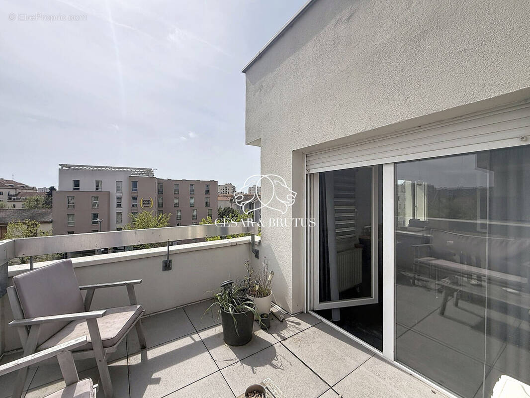 Appartement à LYON-8E