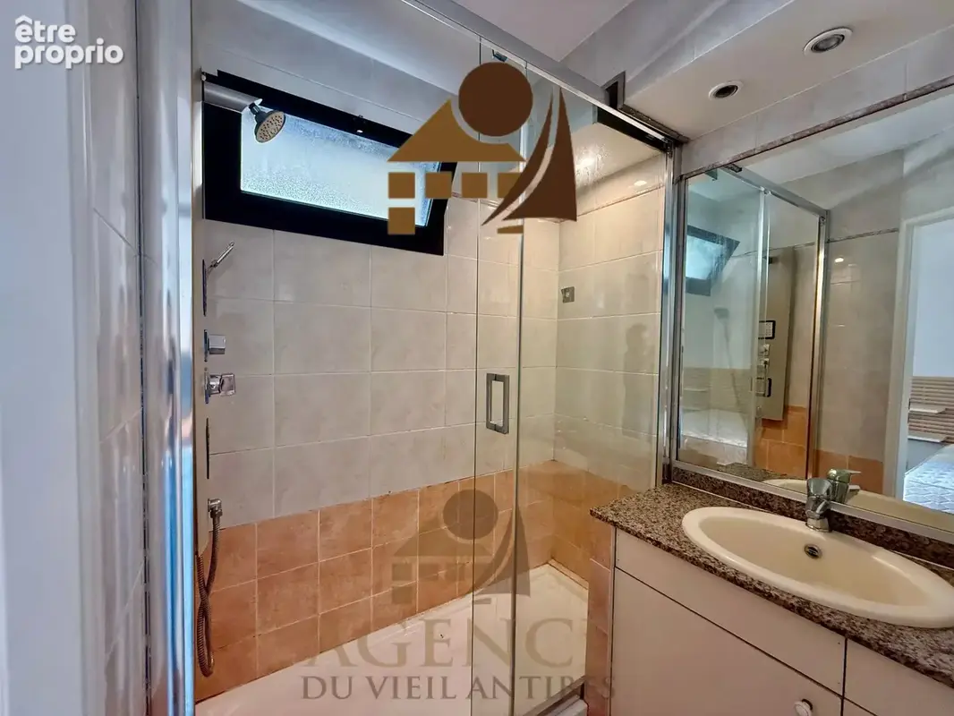 JUAN LES PINS Centre ville, 2p de 33 m² - photo 10