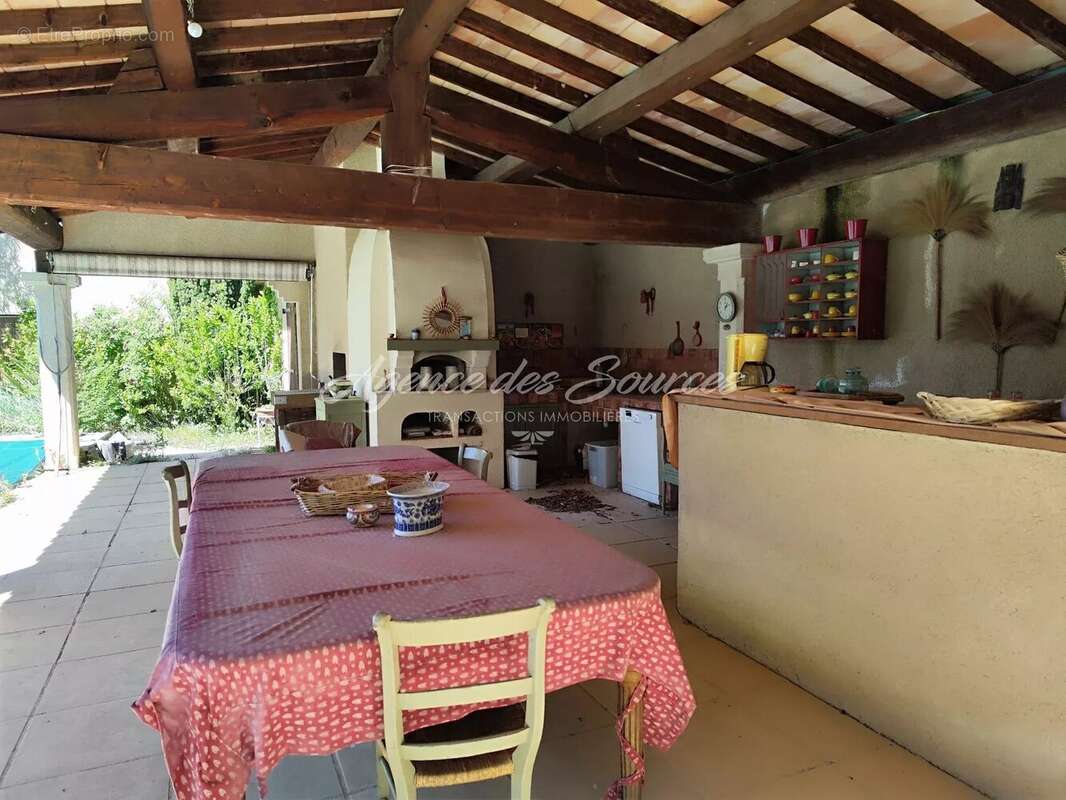 Maison de village avec piscine, garages, remise à Varages - photo 6