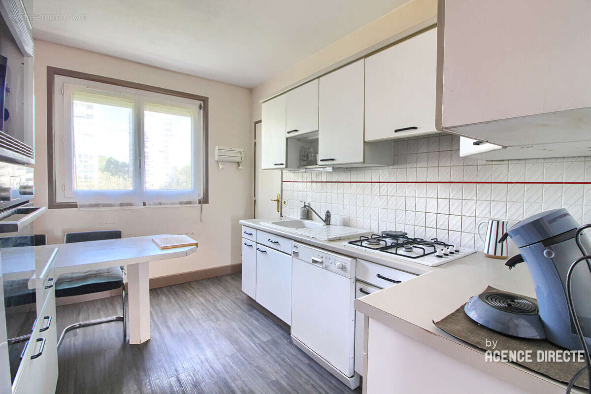 Appartement Rennes T6 - 102 m2 - Dernier étage avec balcon - cave et place de parking ! - photo 7