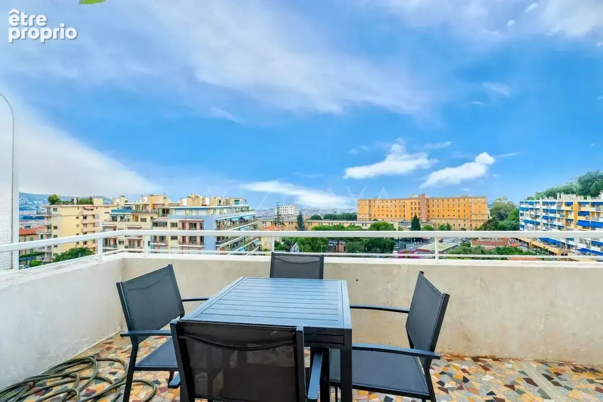 Bas du Parc Impérial / Piol – Dernier étage , 4 pièces rénové avec terrasses et vue mer - photo 2