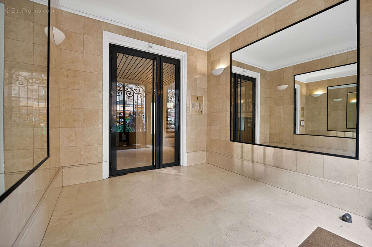 Appartement à PARIS-15E