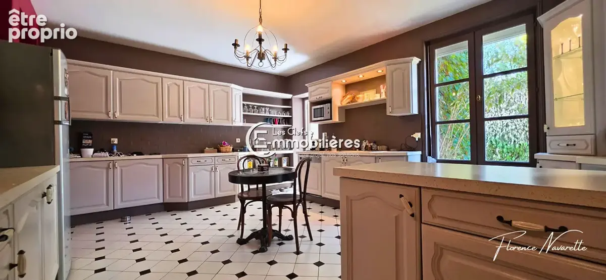 A VENDRE maison plain-pied de 174 m² 4 chambres piscine sans vis-à-vis - photo 2