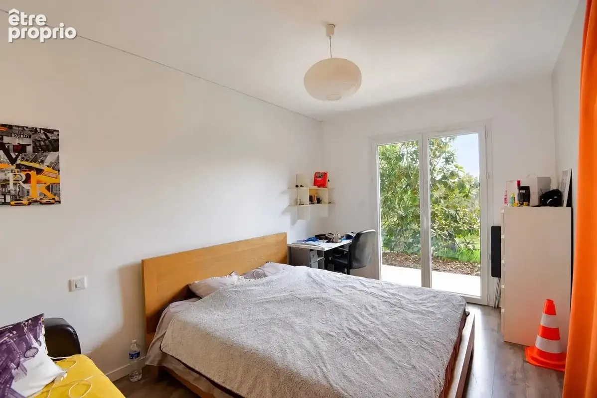 Saint-Paul-en-Forêt – Villa avec piscine, cinq chambres et séjour cathédrale - photo 10