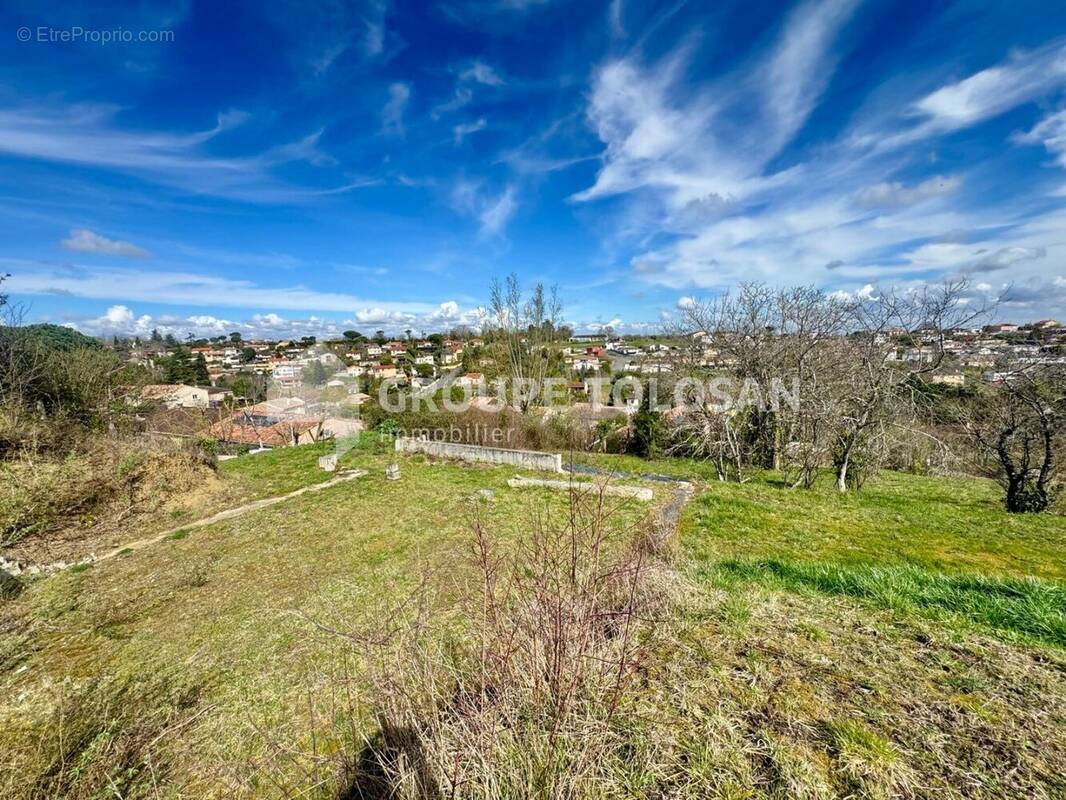 Terrain à MONTASTRUC-LA-CONSEILLERE