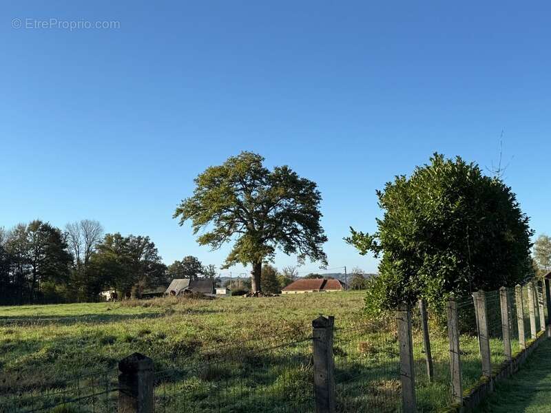 Terrain à DUN-LE-PALESTEL