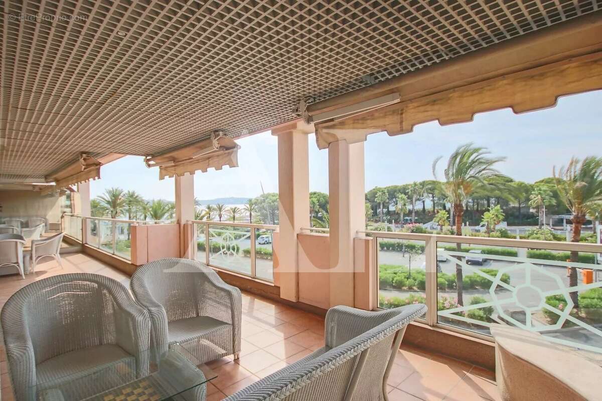 Appartement à VALLAURIS