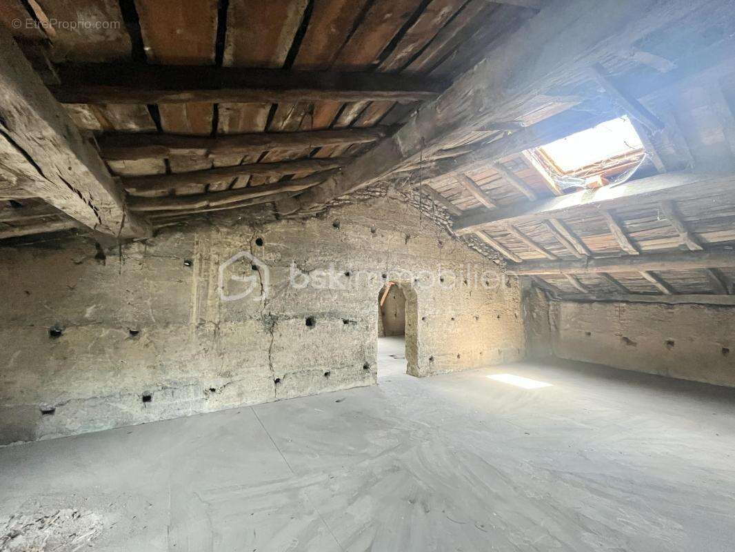 Appartement à CRECHES-SUR-SAONE