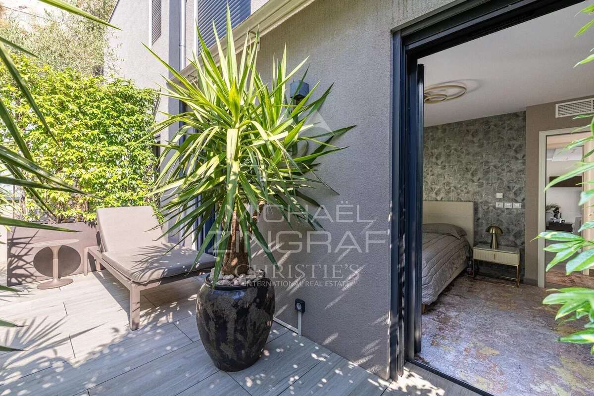 Appartement à EZE