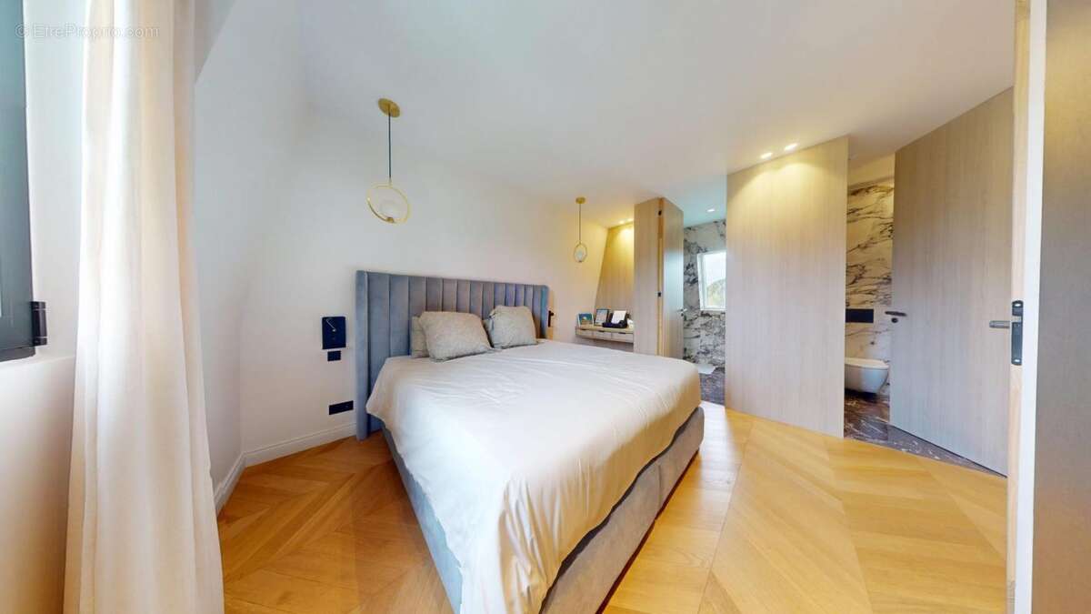 Maison à SAINT-MAUR-DES-FOSSES