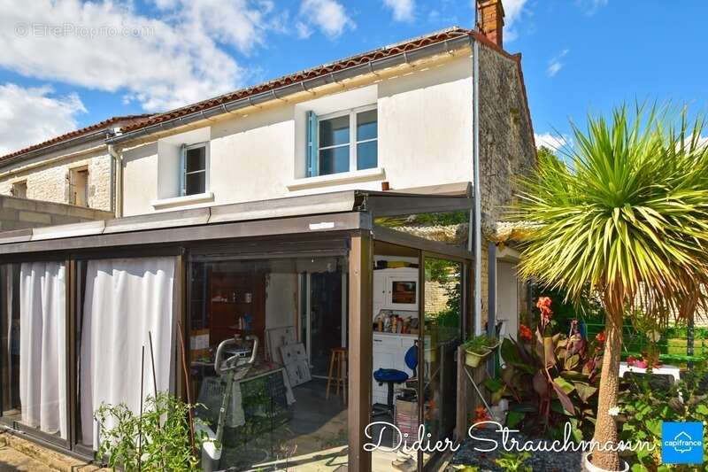 Maison à AIGREFEUILLE-D'AUNIS