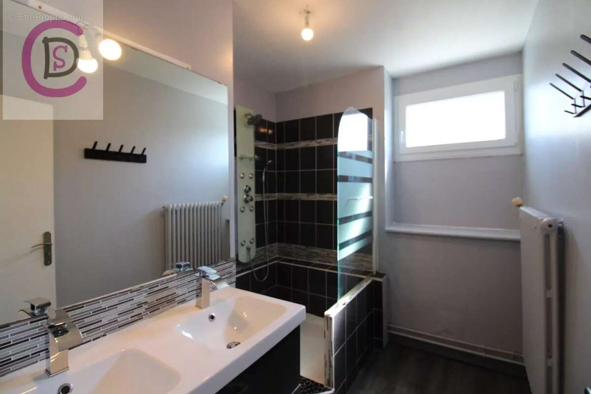 Maison à EQUEURDREVILLE-HAINNEVILLE