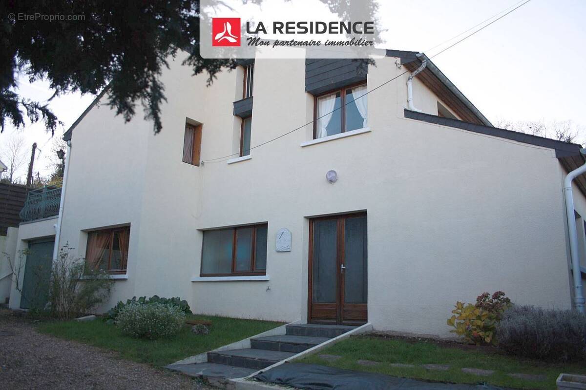 Maison à BONNIERES-SUR-SEINE