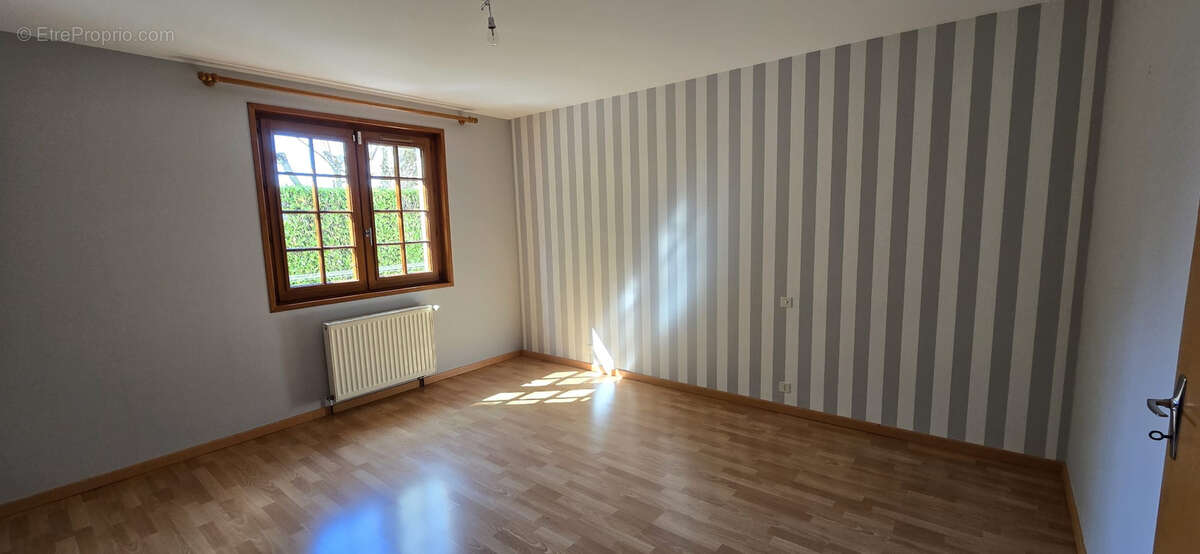 Maison à OUROUX-SUR-SAONE