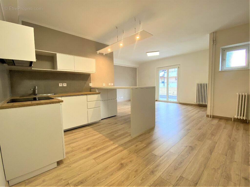 Appartement à VALLEIRY