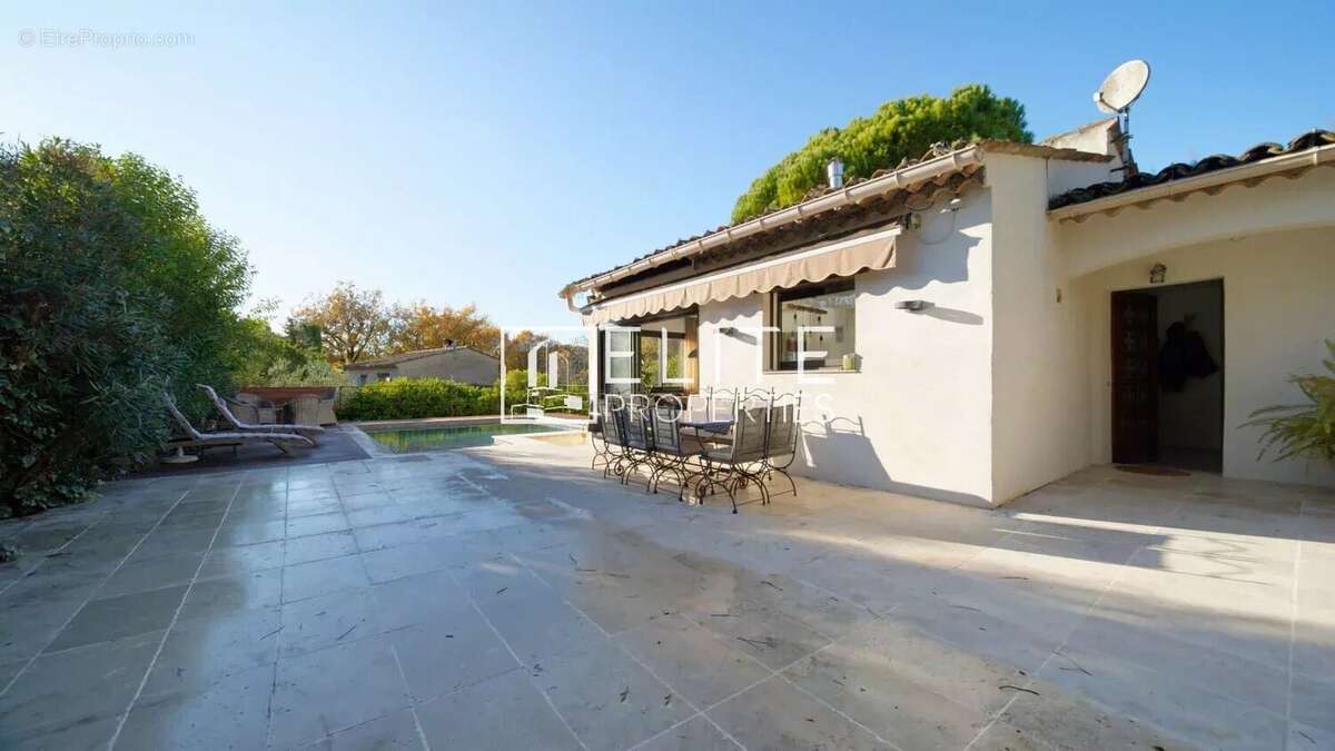 Maison à MOUANS-SARTOUX