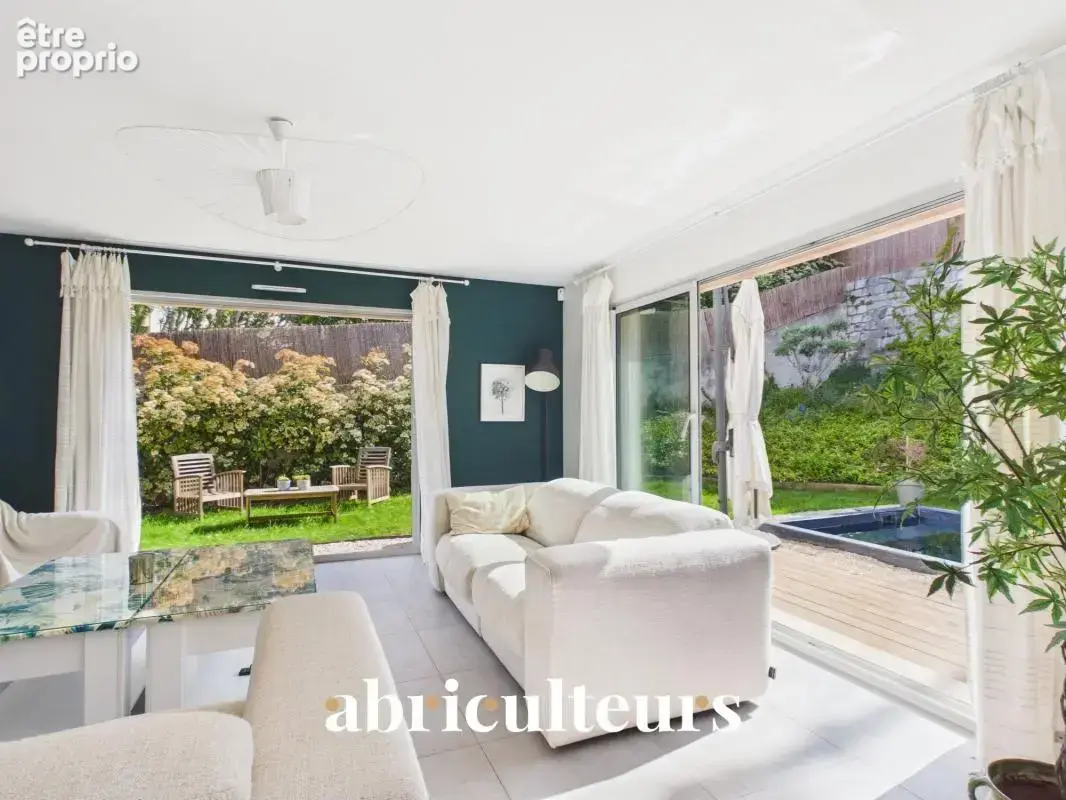 Maison familiale contemporaine de 120 m² de DPE A avec Mini-piscine éco en vente au Centre Saint-Laurent-du-Var (06700) - photo 20