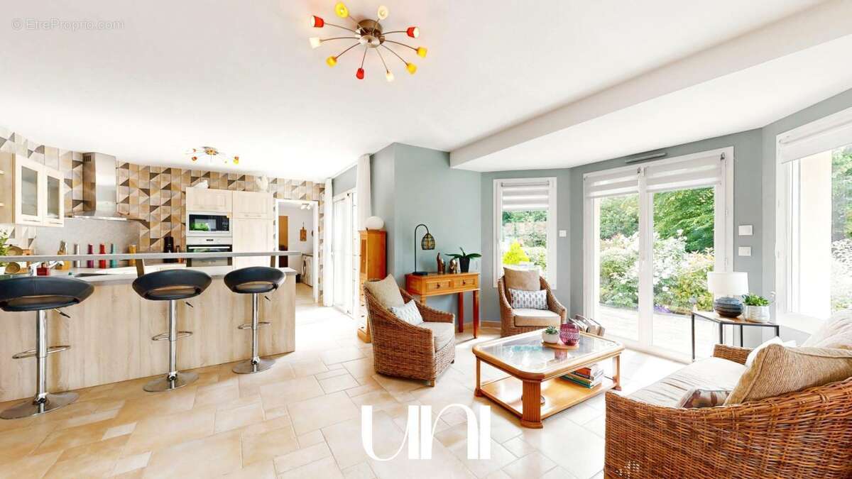 Maison à CORMELLES-LE-ROYAL