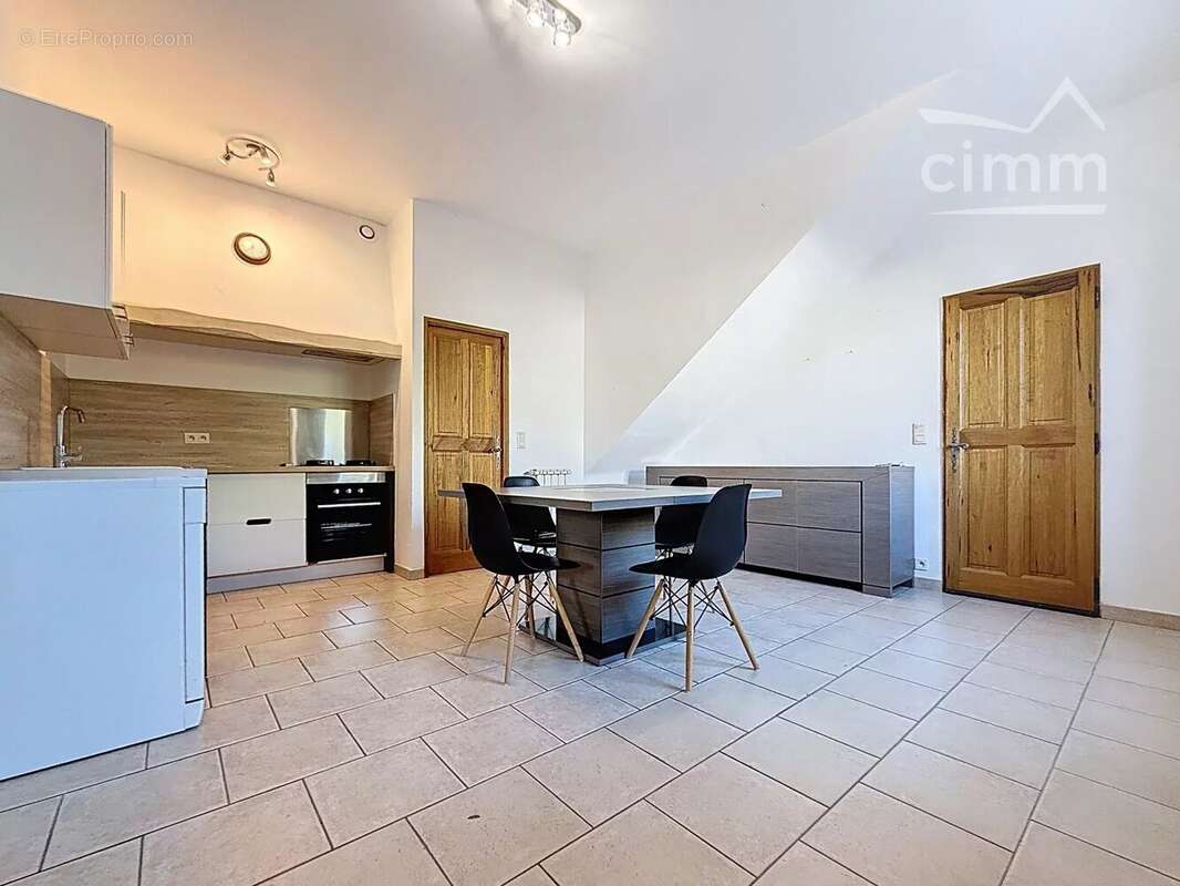 Appartement à L'ISLE-SUR-LA-SORGUE