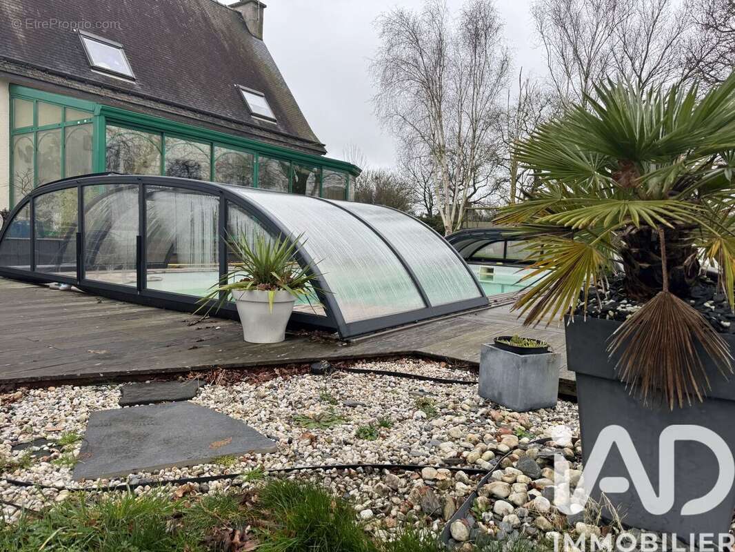 Maison 217 m² à Saint-Gilles-Les-Bois  - photo 4