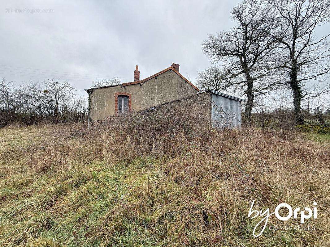 Maison à MOUREUILLE