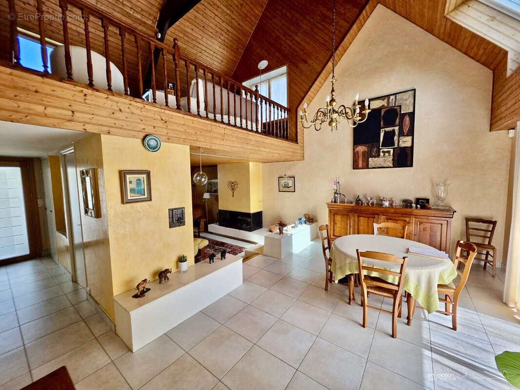 Maison à LA CHAPELLE-SUR-ERDRE