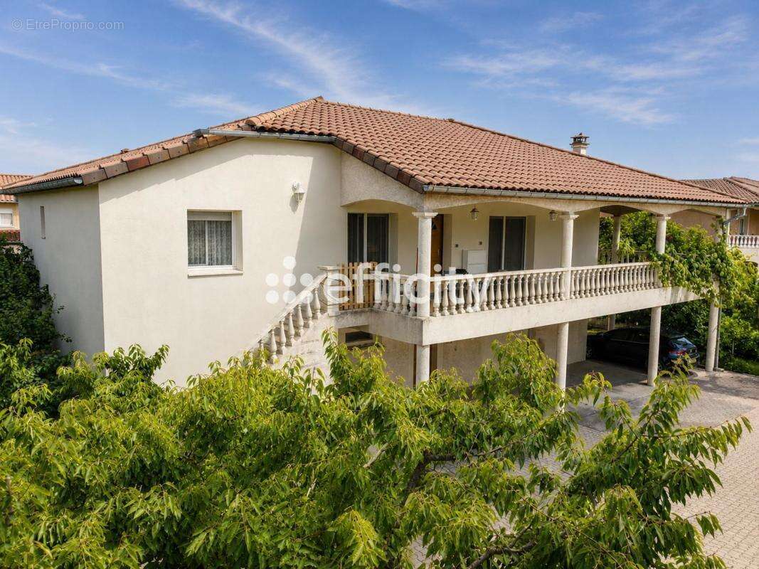 Maison 148 m² à Saint-Rambert-D'albon  - photo 2