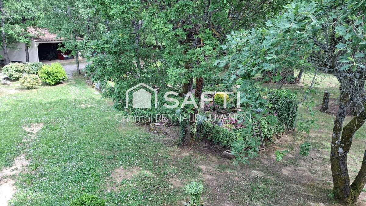 Maison 231 m² à Caseneuve  - photo 7