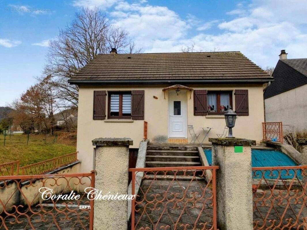 Photo 1 - Maison à BORT-LES-ORGUES