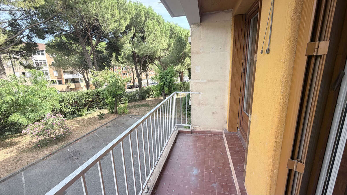 Appartement 3 pièces à vendre au centre-ville de Gardanne - photo 3
