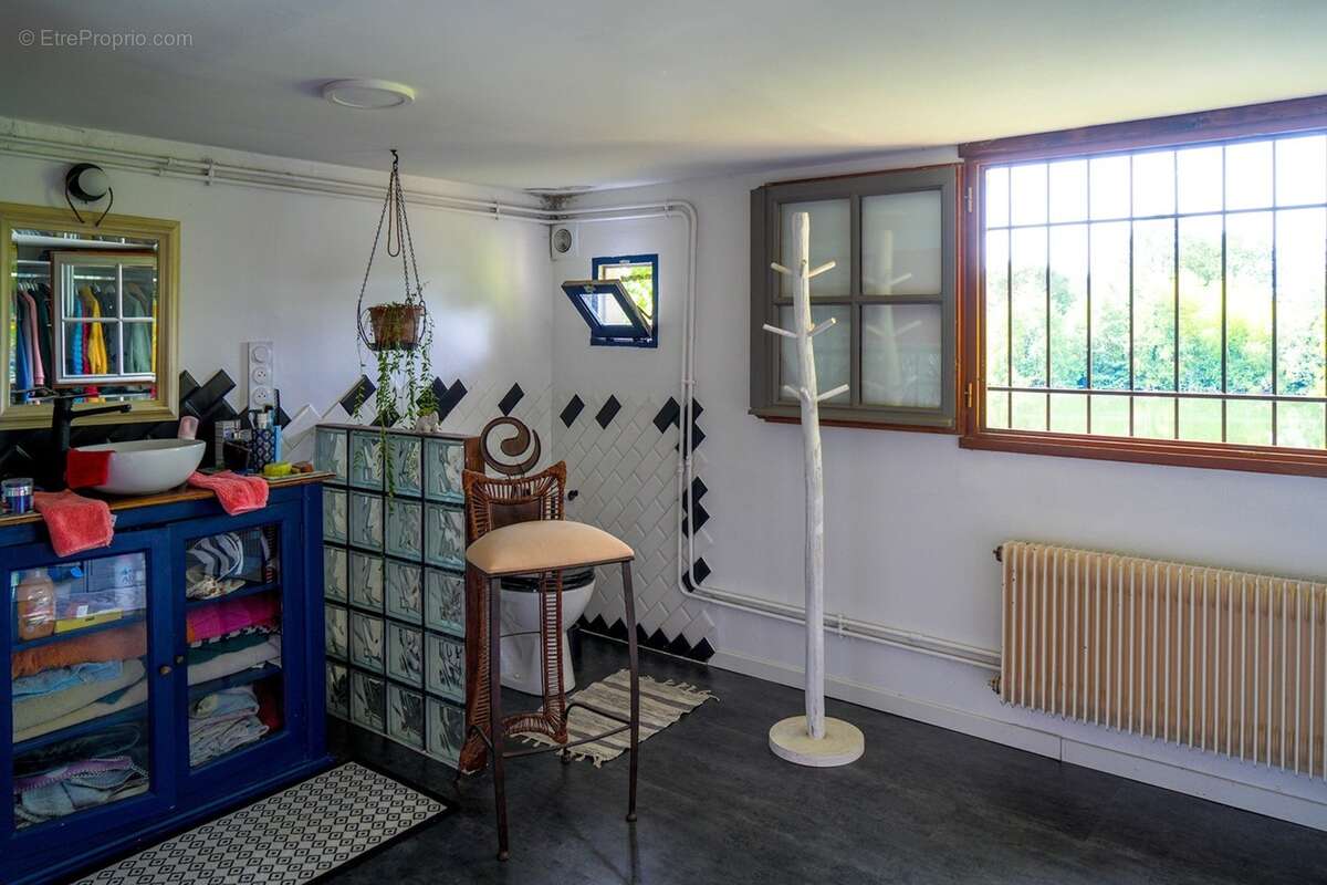 Propriete à vendre 14 pièces SAINTE LIVRADE SUR LOT (47)Sainte-Livrade-sur-Lot – Propriété de caractère à projets multiples en b - photo 9