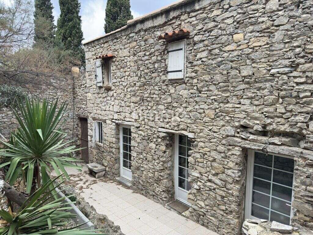 Commerce à MONTREDON-DES-CORBIERES