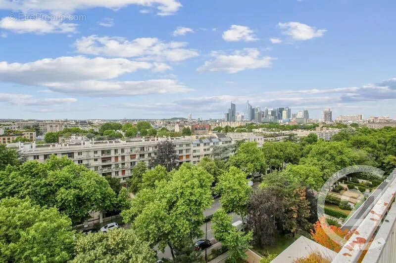 Appartement à NEUILLY-SUR-SEINE